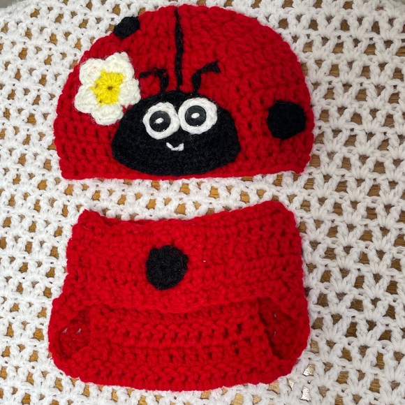 Handmade Ladybug Baby Crochet Set Hat Diaper Cover Red Black Pics Halloween Gift - Picture 4 of 16